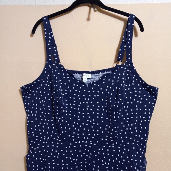 41 Hawthorn Beatriz Scalloped neckneck. - Picture 2 of 8